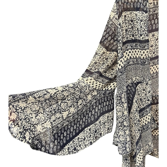 Maurices Boho Print Kimono with Bell Sleeves – Size 1 (Plus) - Picture 6 of 6